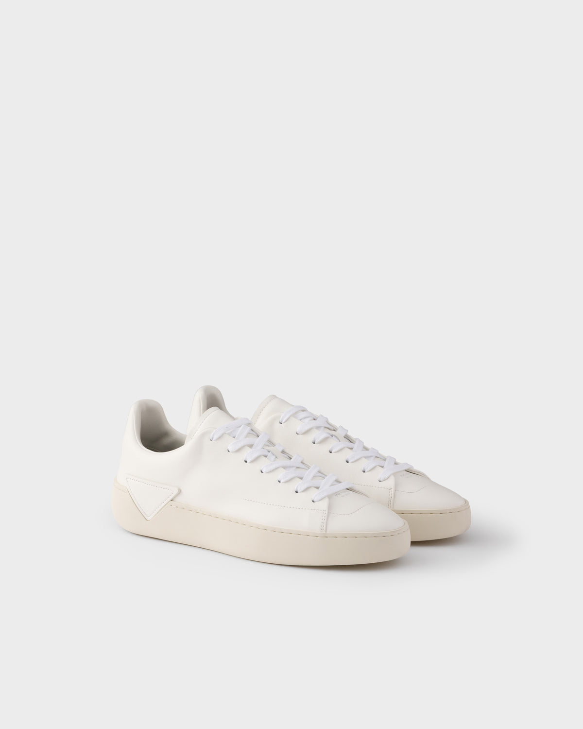 Court leather sneakers
